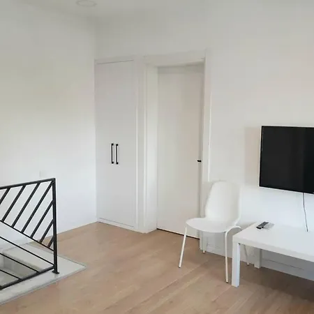 Cutie Flat In Old Town 1+1 Апартаменты
